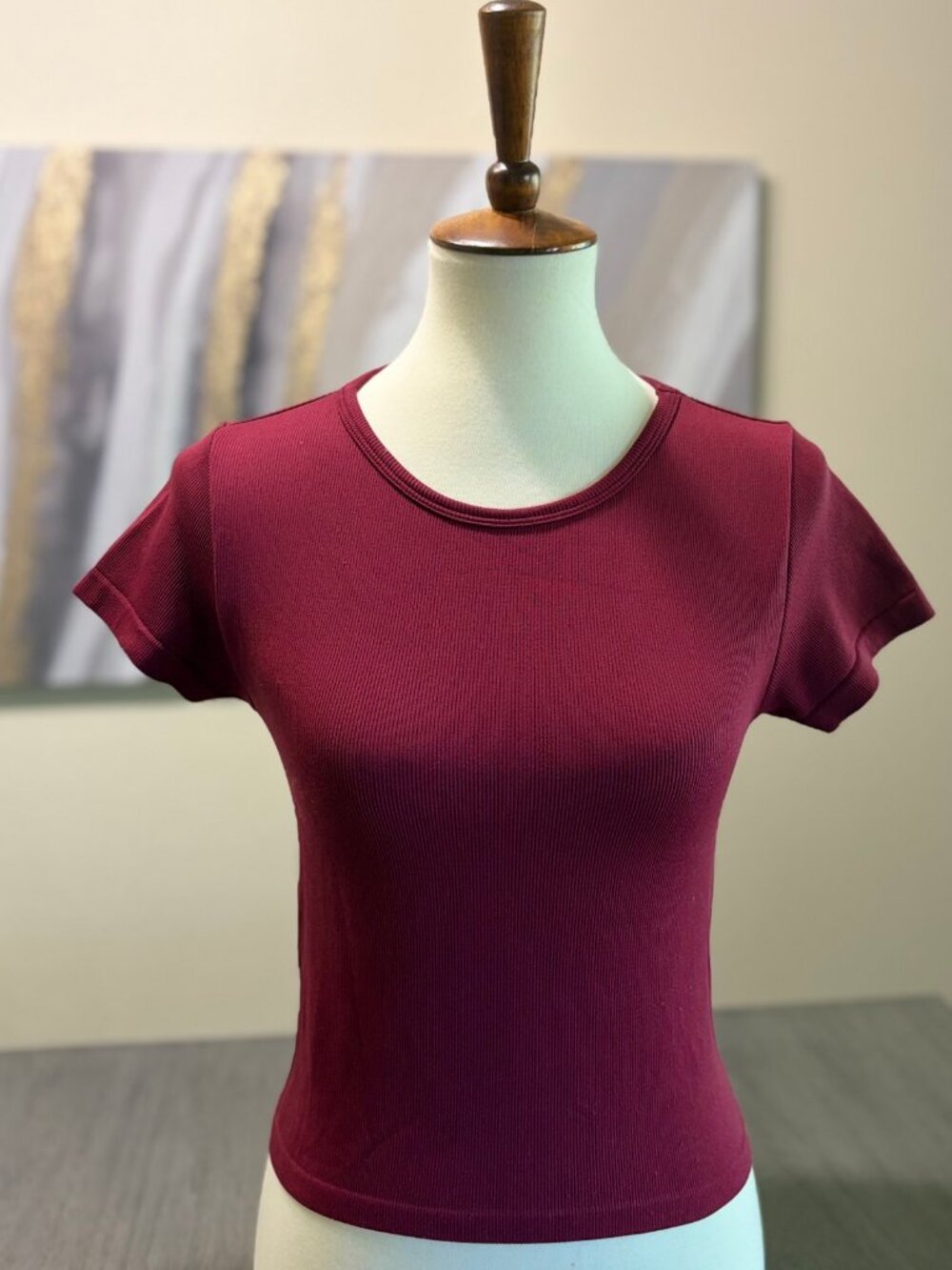 Women's No Boundaries Burgundy Ribbed Stretch Tee Size M